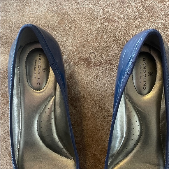 Bandolino Women's Black Faux Patent Leather Wedge Dress Shoes. Good Condition. - Picture 4 of 13